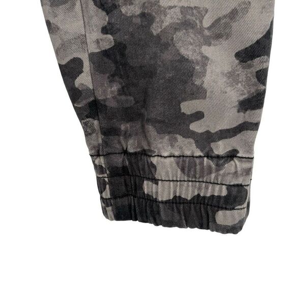 SPANX Stretch Twill Cargo Jogger Pants in Blackwash Camo Medium - Picture 5 of 10